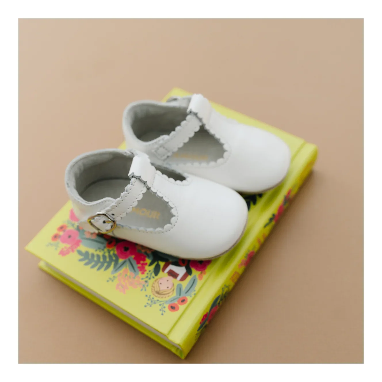 L'AMOUR - Elodie Girls Scalloped T-Strap Mary Jane Crib Shoe (Infant)- White - Image 3