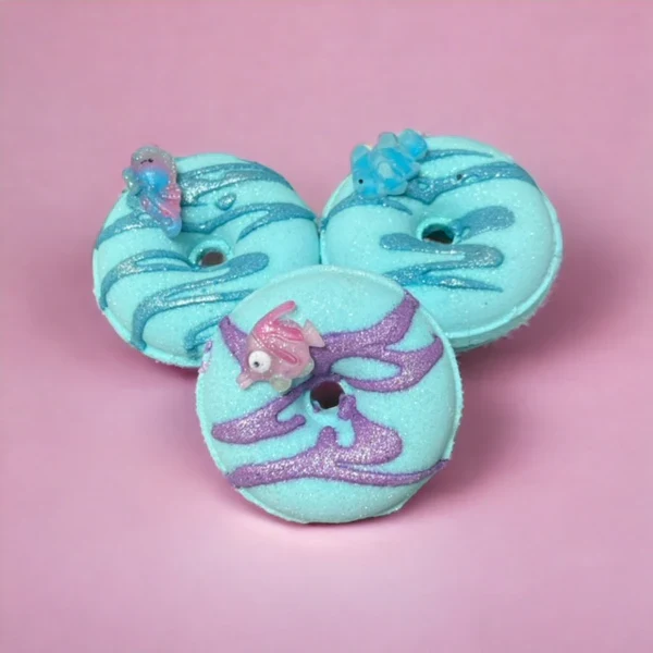 Ocean Breeze Donut Prize Bath Bomb - Image 2